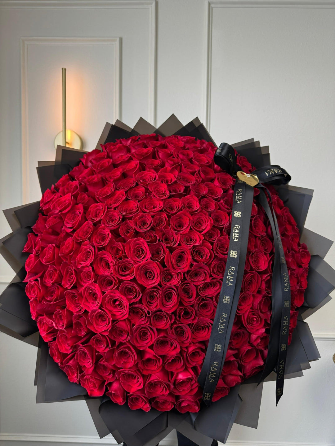100 + Roses Arrangements