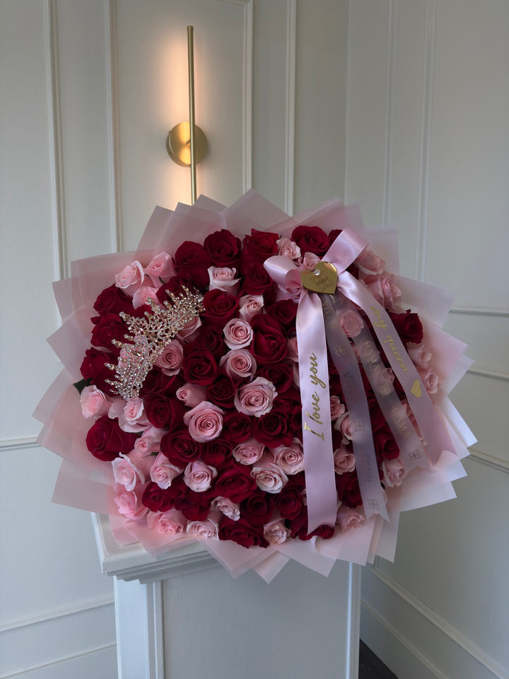 100 Red & Pink Roses Bouquet with Metal Crown & Custom Banner