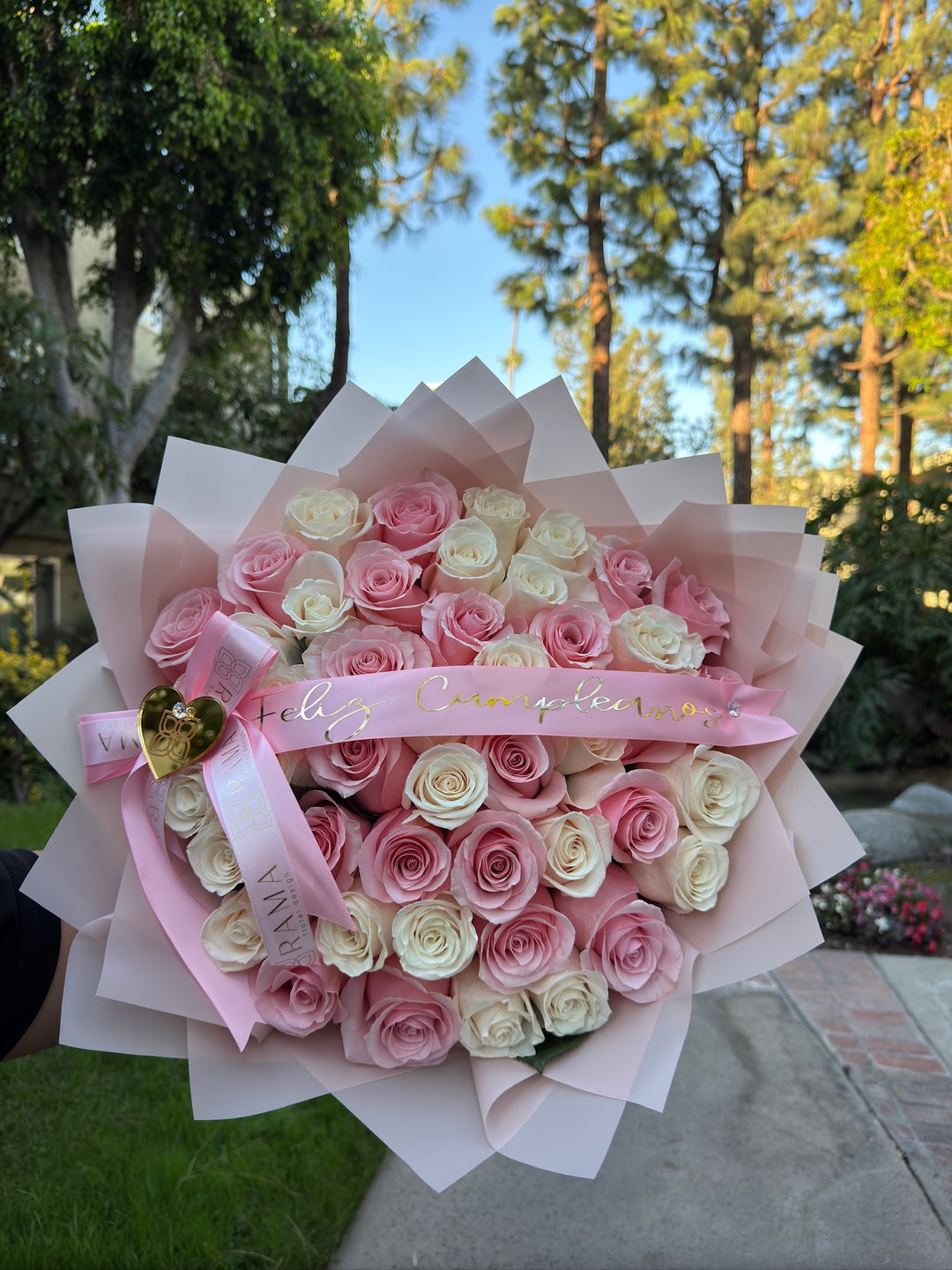 50 Pink & White Roses Bouquet with Custom Banner