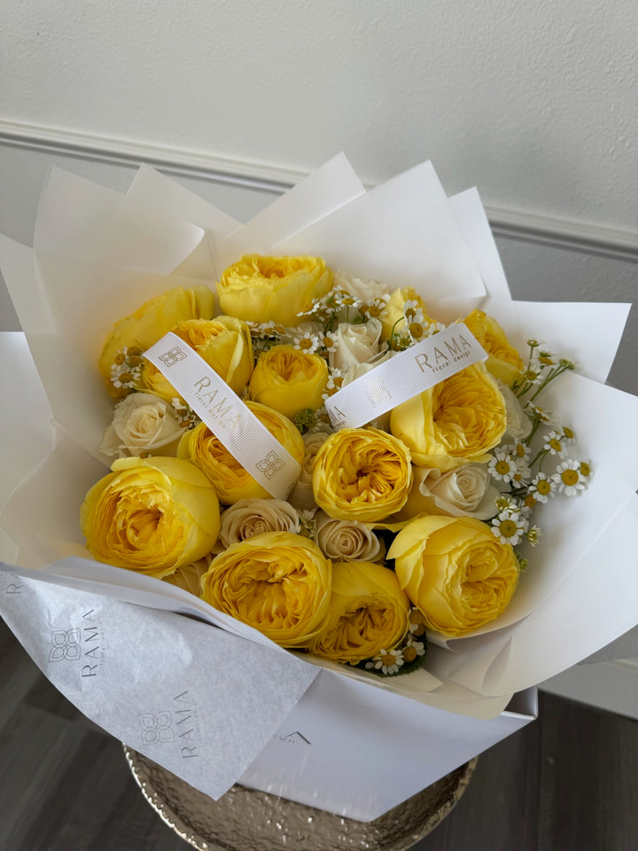 Golden Garden Roses & Chamomile Gift Box | Rama Floral Design